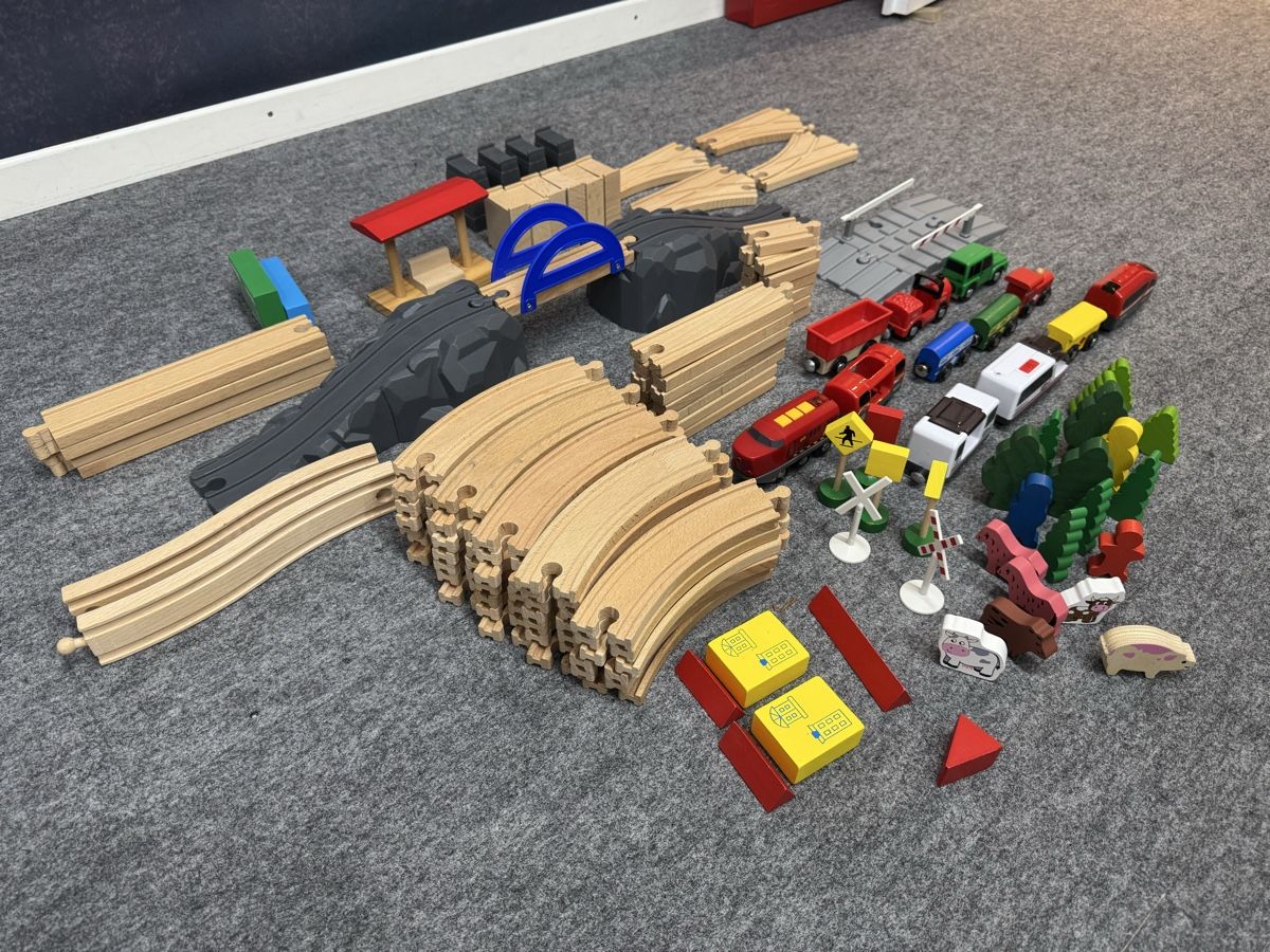 Brio Spielzeuge: Brio Holzeisenbahn-Set – Gebraucht aus Hettiswil von F6hellcat 2