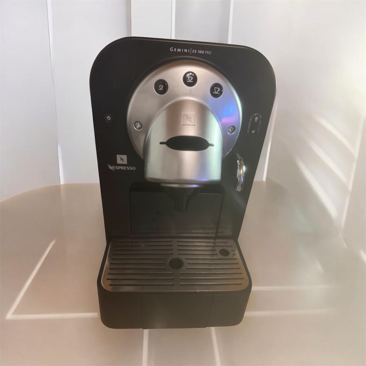 Nespresso Kaffeemaschinen & Espressomaschinen: Nespresso gemini cs100 pro – Gebraucht aus Zuzwil SG von Malou80 1