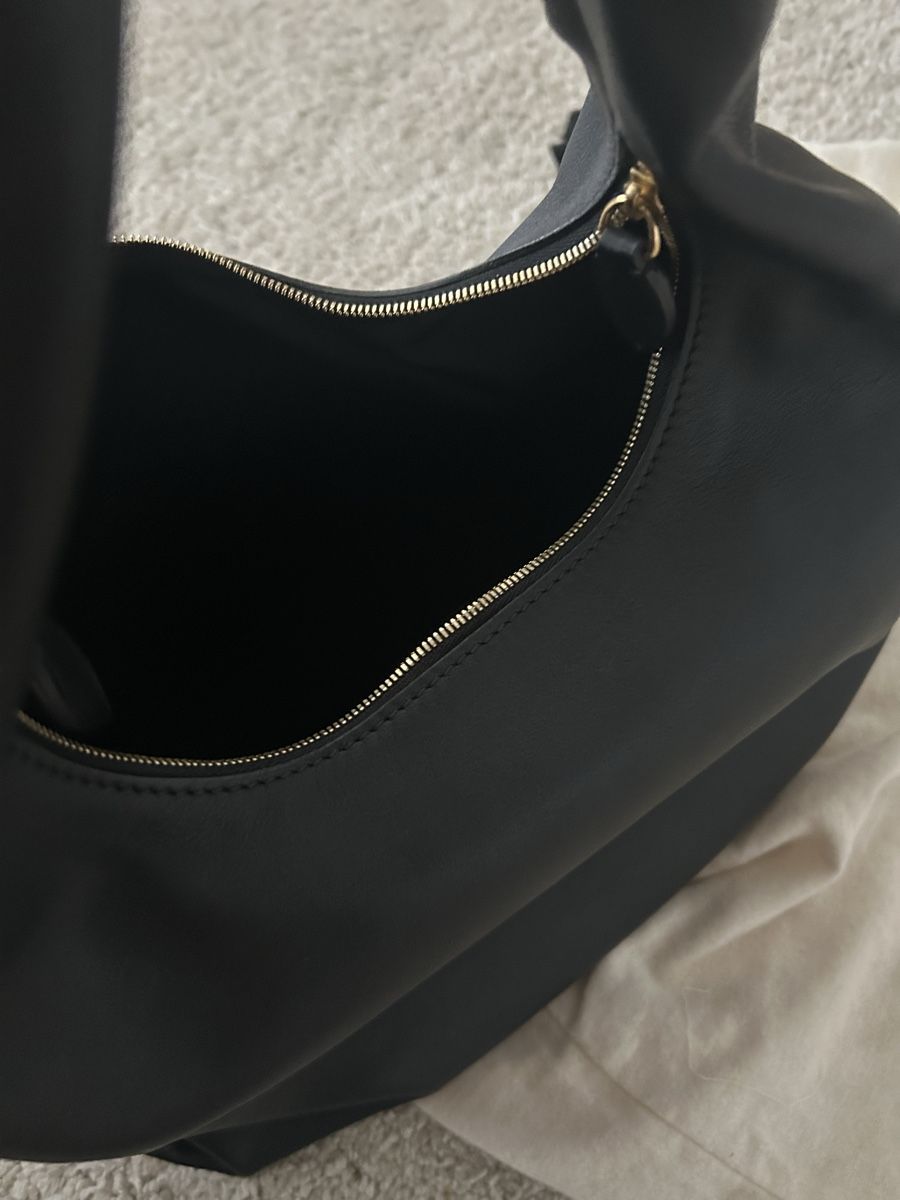 Khaite Taschen: Khaite bag – Gebraucht aus Zürich von ahu_65f6 1