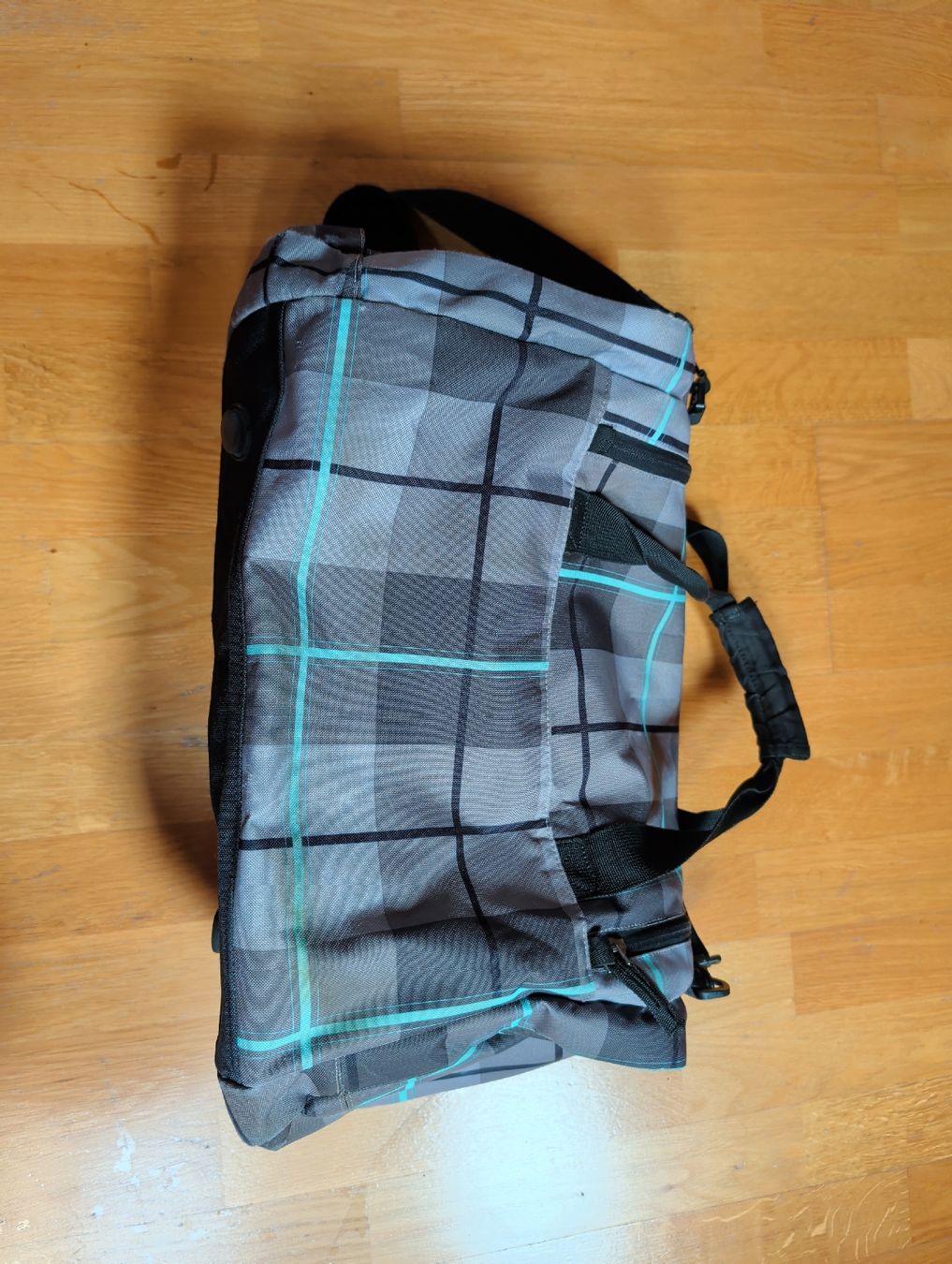 Reebok Sacs: Duffel Bag checked pattern used – D'occasion à Zug par Gmask 1