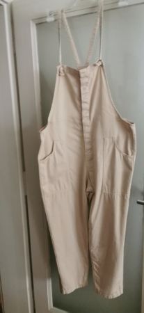Salopette beige taille 42 en jean fin