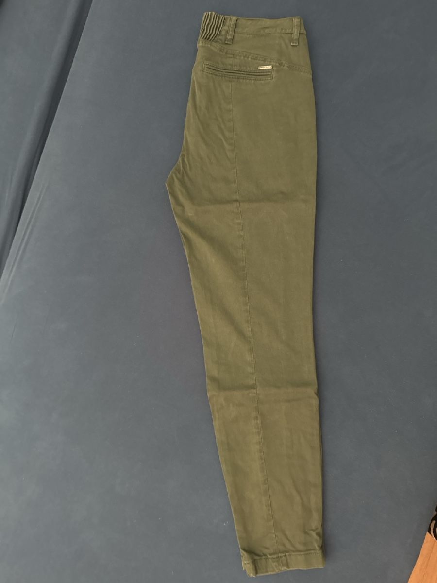 Liu Jo Hosen: Hose LIU:JO olivgrün – Gebraucht aus Fürstenau von Du-01