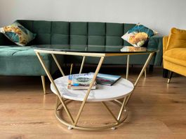 Table basse design avec plateau en verre - très bon état