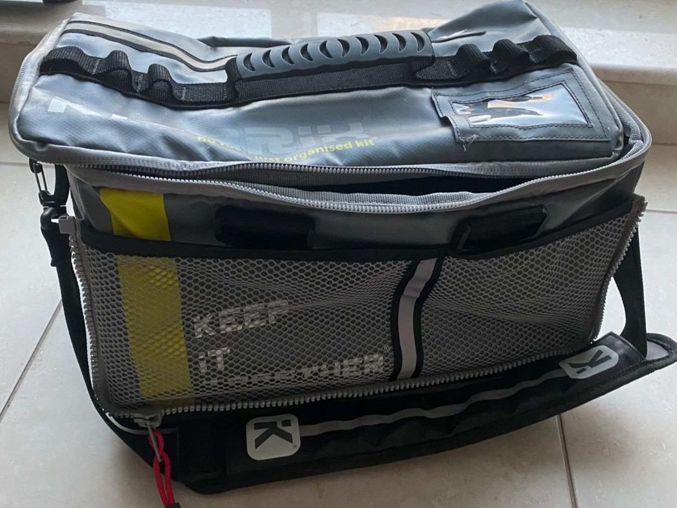 Taschen: KITBRIX HERO Tasche - grau – Gebraucht aus Maienfeld von Fashion_2009