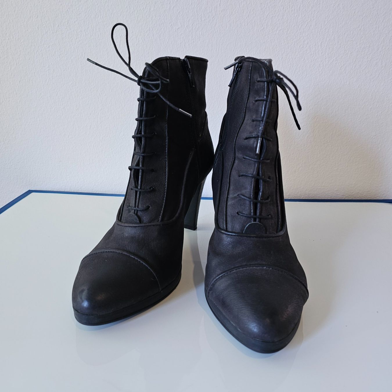 Scarpe da donna: 🖤 Elegante Ankle Boots mit Absatz, Gr. 40 – Usato da Matten b. Interl venduto da Vanilla8 1