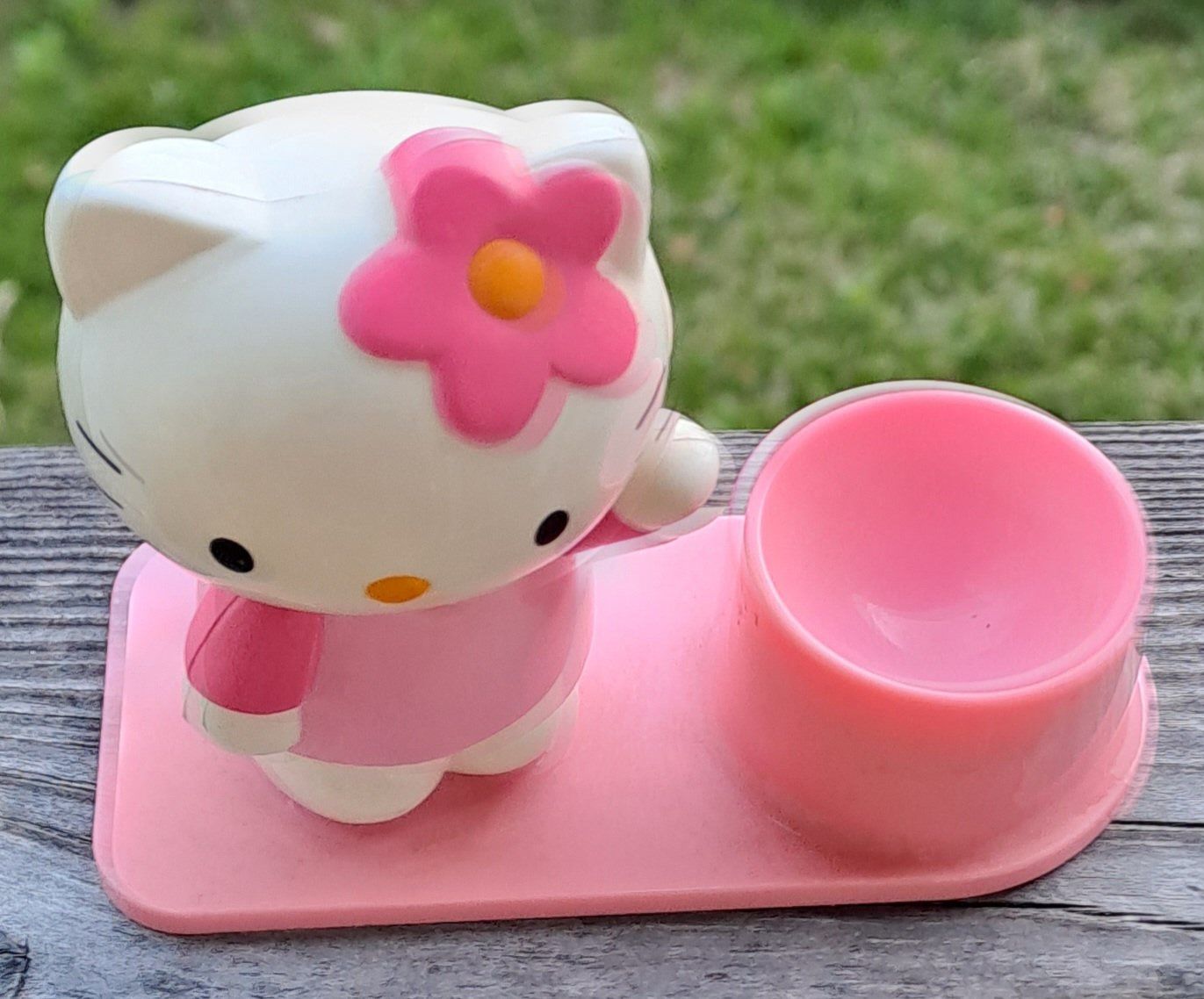 Sonstiges Geschirr: Hello Kitty-Eierbecher/Animationstyle – Gebraucht aus spruga von andrapush 5
