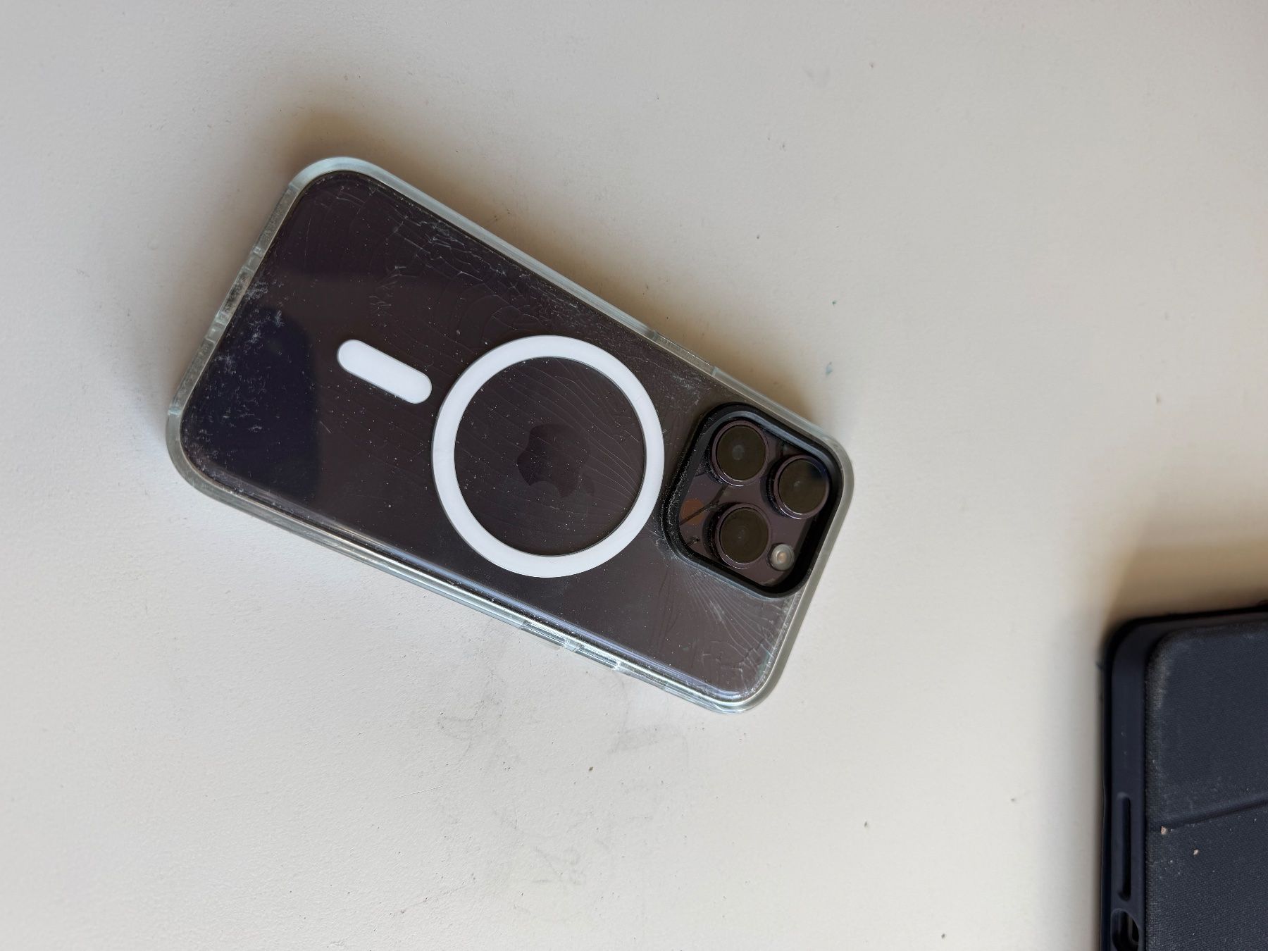 Apple Portables: iPhone 14 pro – D'occasion à Hombrechtikon par yan_tnm8 2
