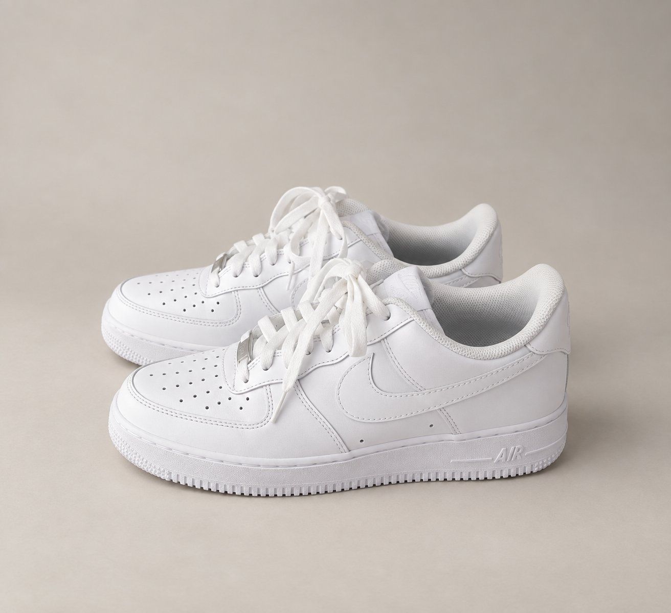 Nike Scarpe da uomo: Nike Air Force 1 – Nuovo (secondo la descrizione) da Oberkirch LU venduto da tob_g5fq 1