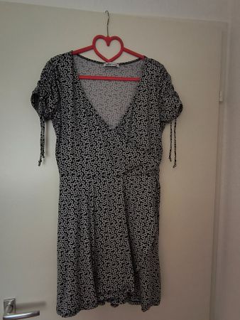 Last chance: Sommerkleid Gr. L Blumenmuster wie NEU!