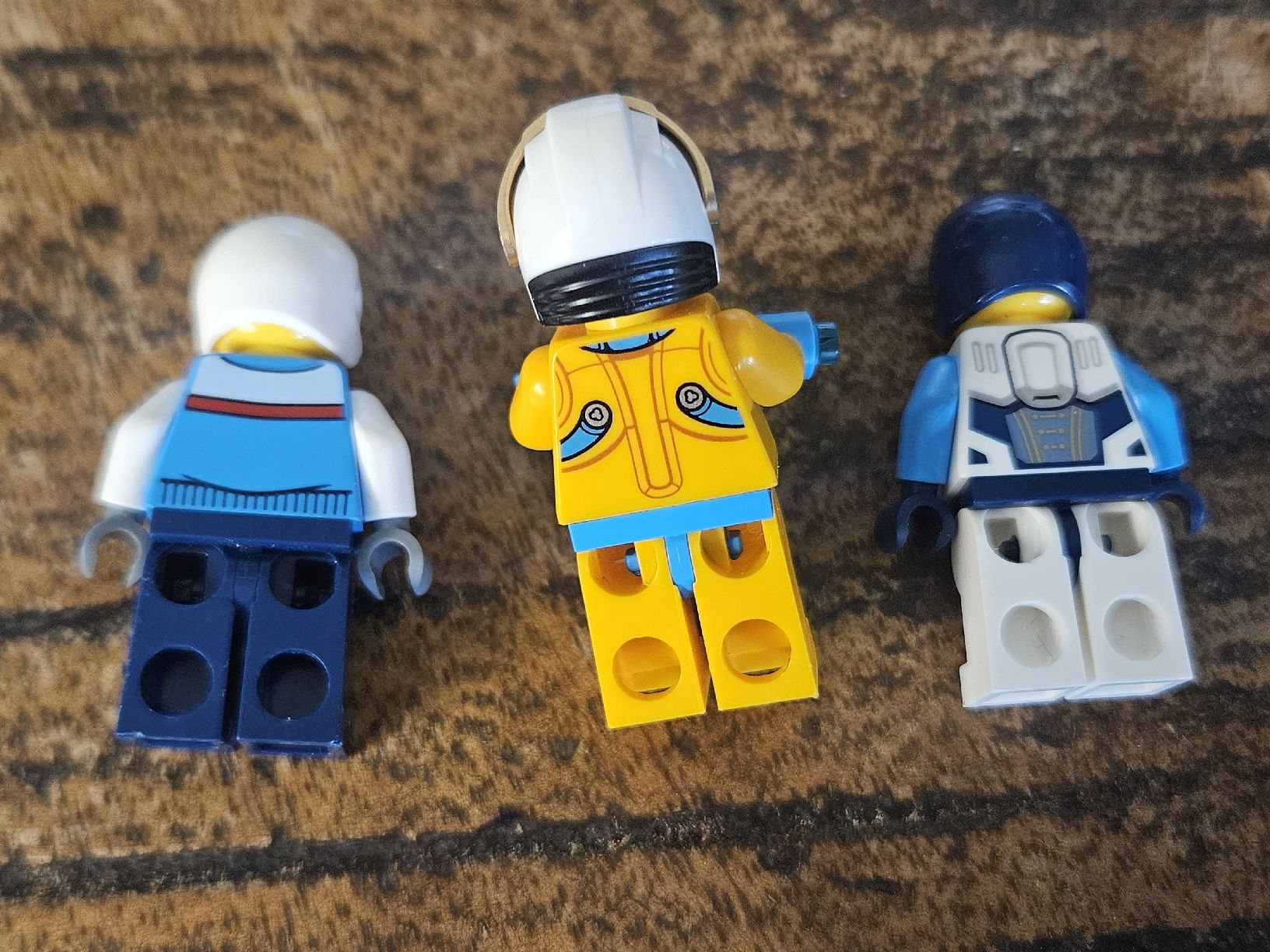 Lego Kit di costruzioni: lego lot de 3 figurines  – Usato da Confignon venduto da Ecrofigs 1