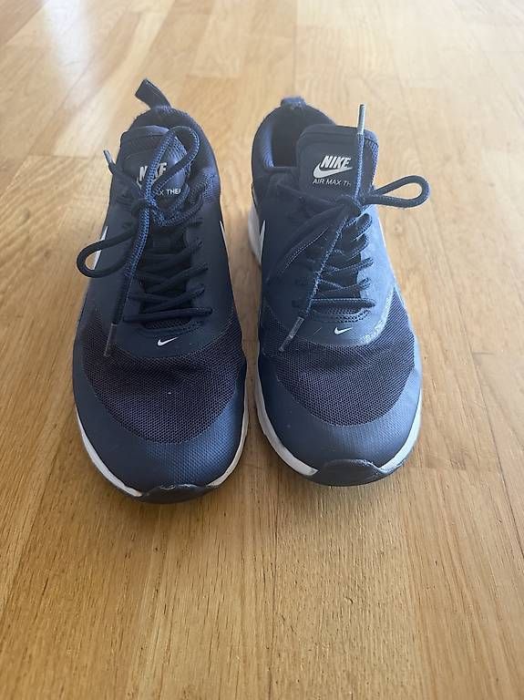 Nike Chaussures femmes: Nike schuhe 37,5 – D'occasion à Amriswil par cor_gpw9