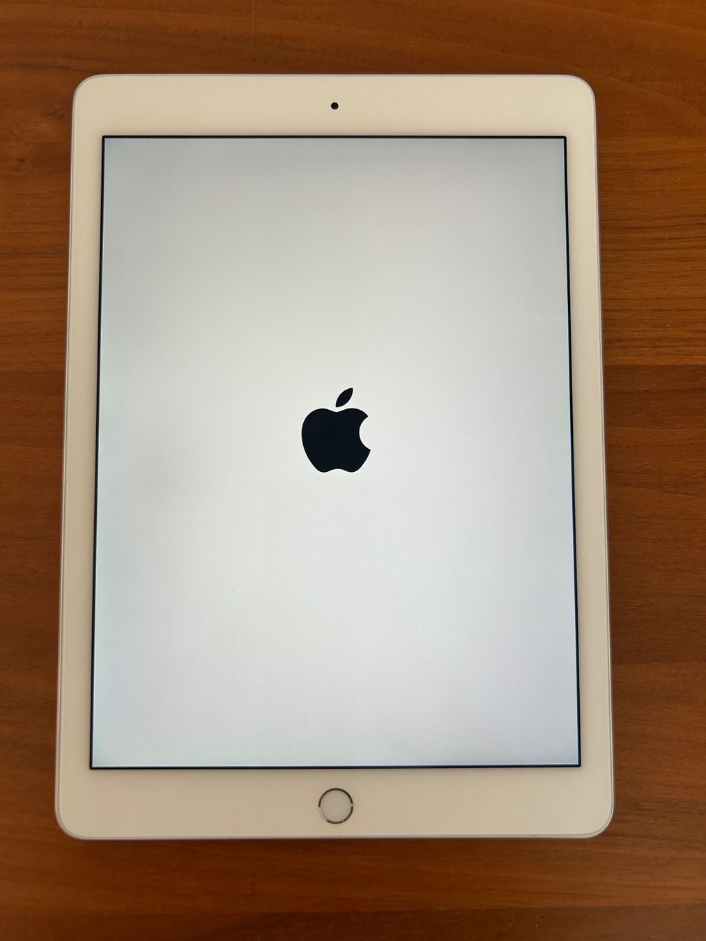 Apple Tablet PC: Apple iPad Air 2, 32GB, Silber – Gebraucht aus Altenrhein von _6sbw 2