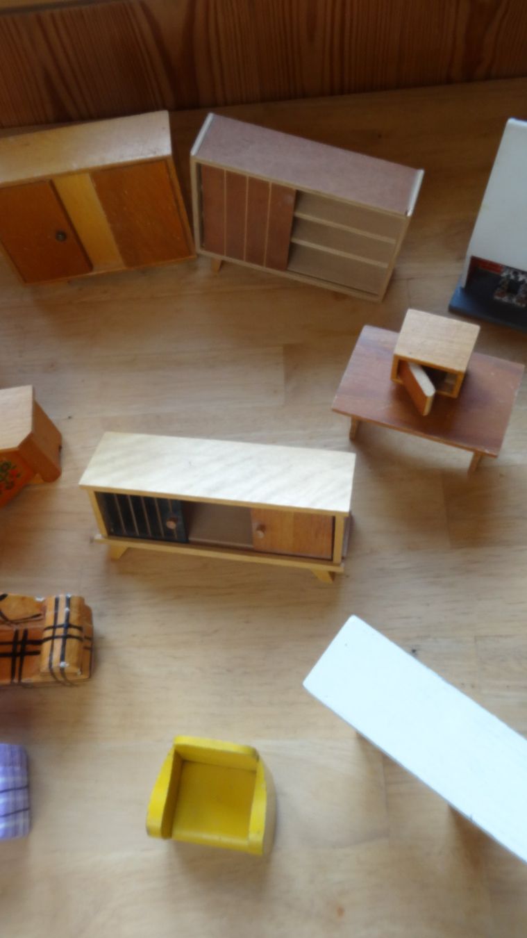 Case e mobili per bambole: Mobilier de maison de poupée vintage, – Usato da Rebeuvelier venduto da falcon58 2
