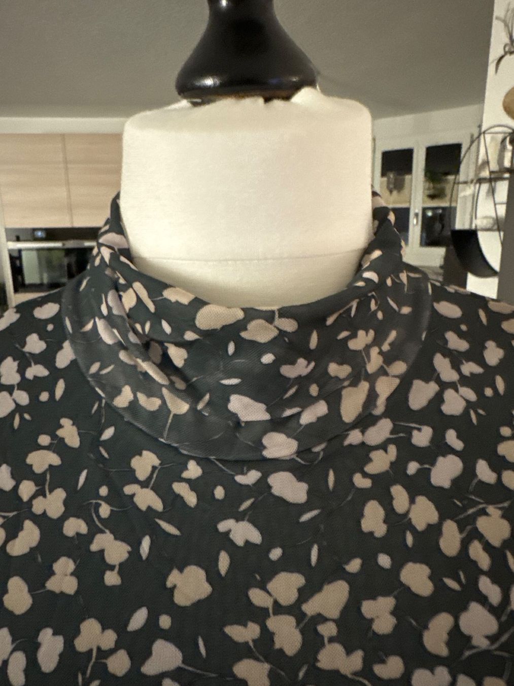 Blusen: Soaked Damen Rollkragenpullover Gr. M Herbst Trend – Gebraucht aus Niederscherli von Doene0 1