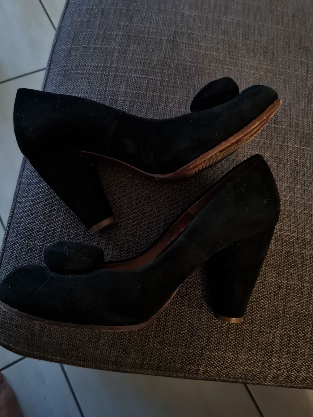 Chie Mihara Scarpe da donna: Escarpins élégants en daim noir, pointure 38 Chie Mihara – Usato da Payerne venduto da wardi11 3