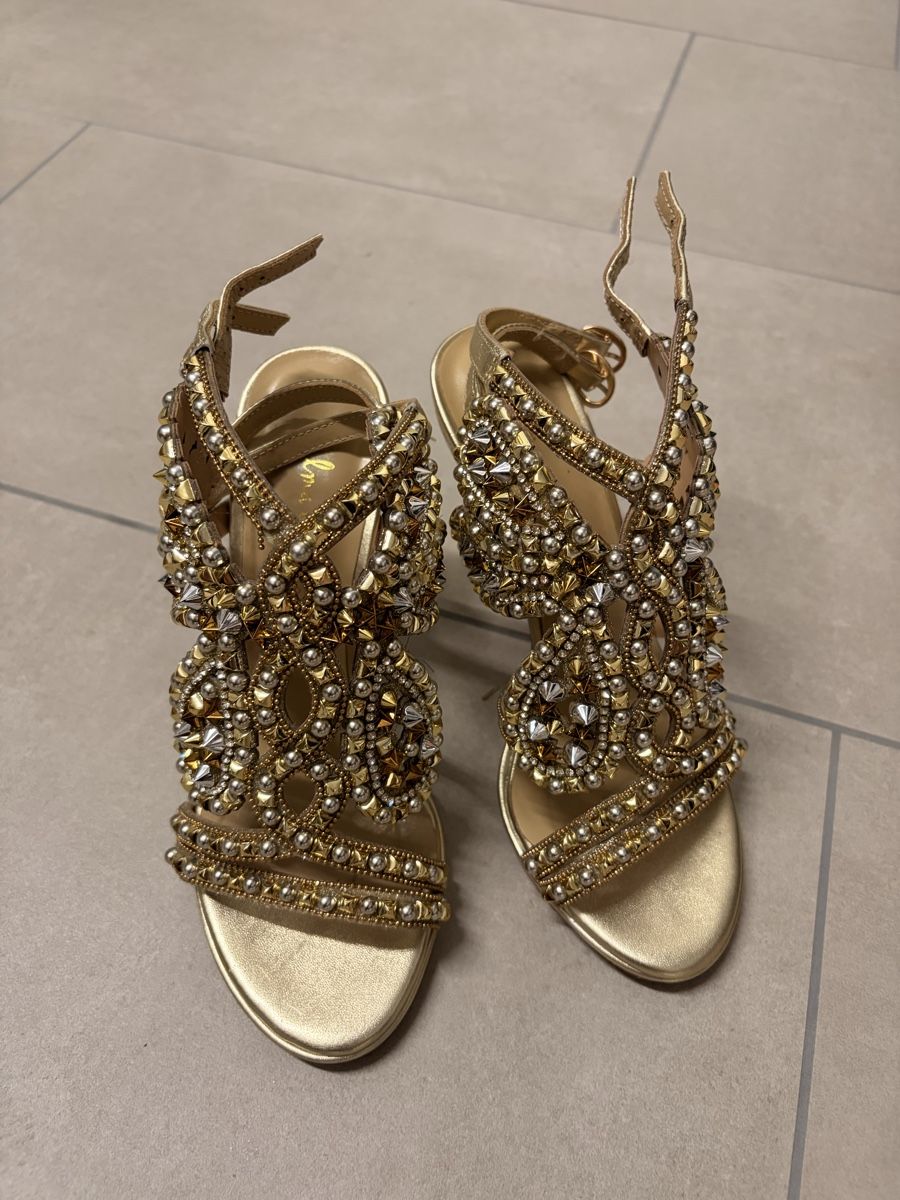 Scarpe da donna: Goldene High Heels Gr. 37 – Usato da St. Gallen venduto da flo_dpy9
