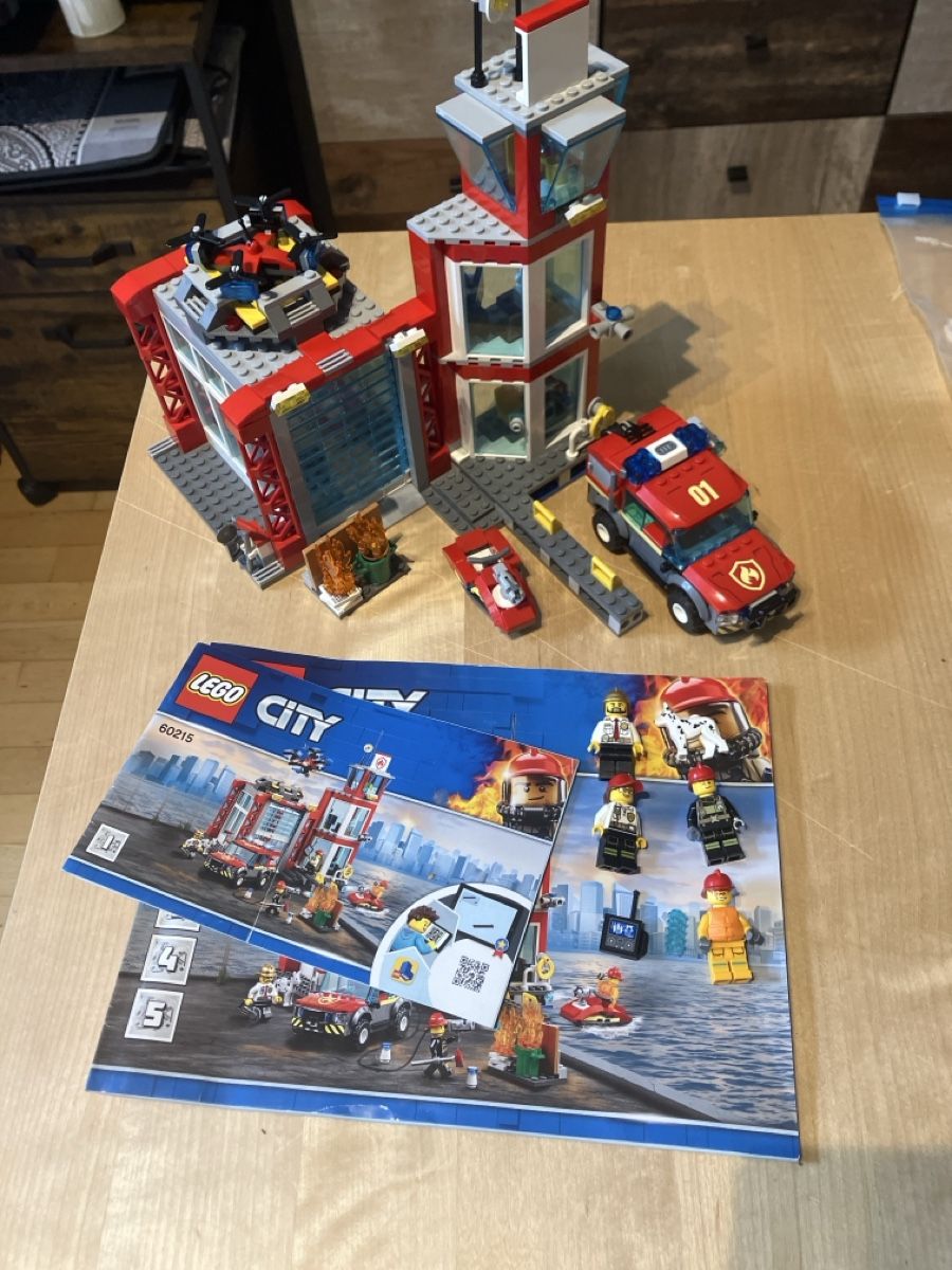 Lego Kit di costruzioni: Lego 60215 Fire Station  – Usato da Glarus venduto da Jhuber78