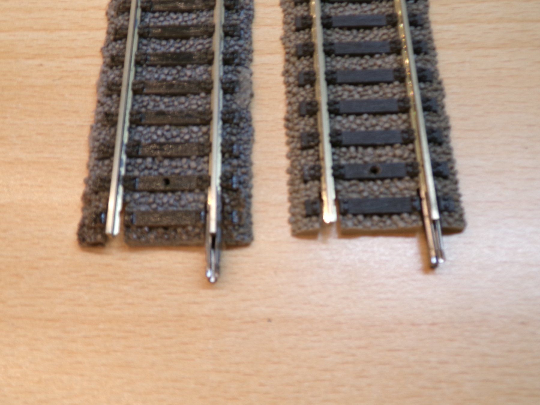 Fleischmann Modellini di ferrovie: Fleischmann H0 Profigleis 2x6103 – Usato da Hombrechtikon venduto da Se9 1
