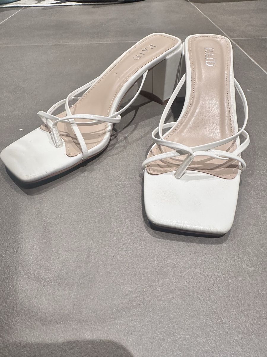 Scarpe da donna: Sandali bianchi Raid - taglia 40 – Nuovo (secondo la descrizione) da Locarno venduto da nat_7trq 1