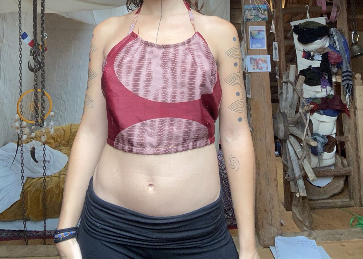 Top: 100% Seide Top reversible aus Indien – Usato da Rehetobel venduto da Norea69