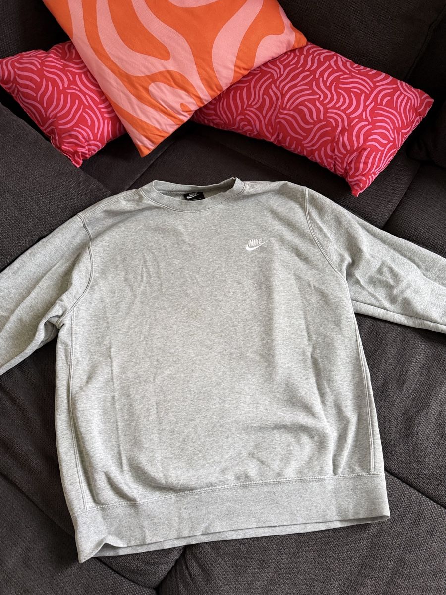 Nike Maglioni & Felpe: Nike Pullover/Sweatshirt Grau, Grösse L, Top Zustand! – Usato da Brittnau venduto da lku_22q2 1