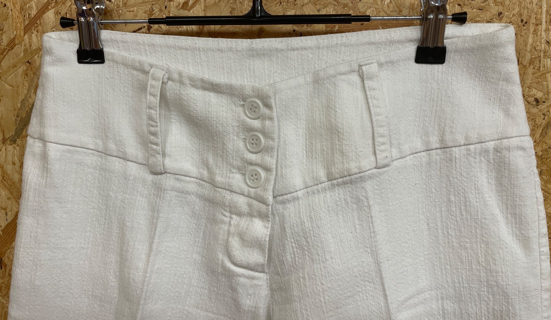 Pantaloni: PANTALON BLANC LEGER – Usato da Lausanne venduto da PlusValue_Lausanne 1