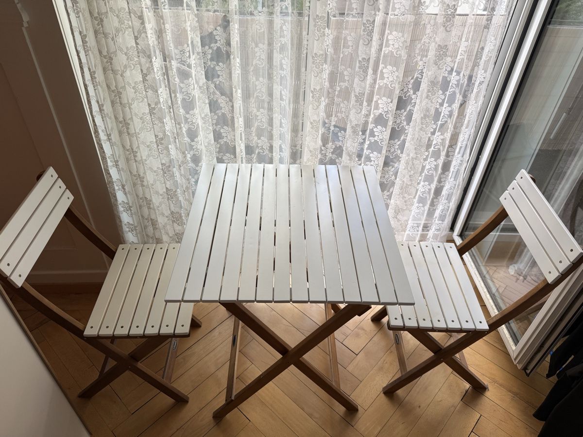 Tischset: Klapptisch mit 2 Stühlen – Gebraucht aus Schwyz von wheim4654