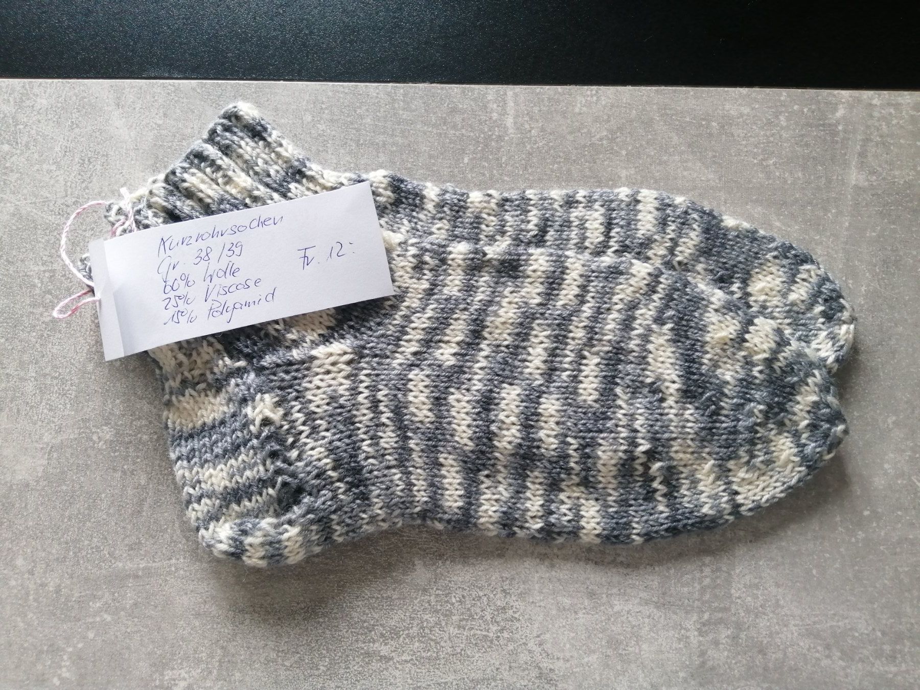 Calze: Kurzrohrsocken handgestrickt, Grösse: 38/39 – Nuovo (secondo la descrizione) da Altstätten SG venduto da willipatricia