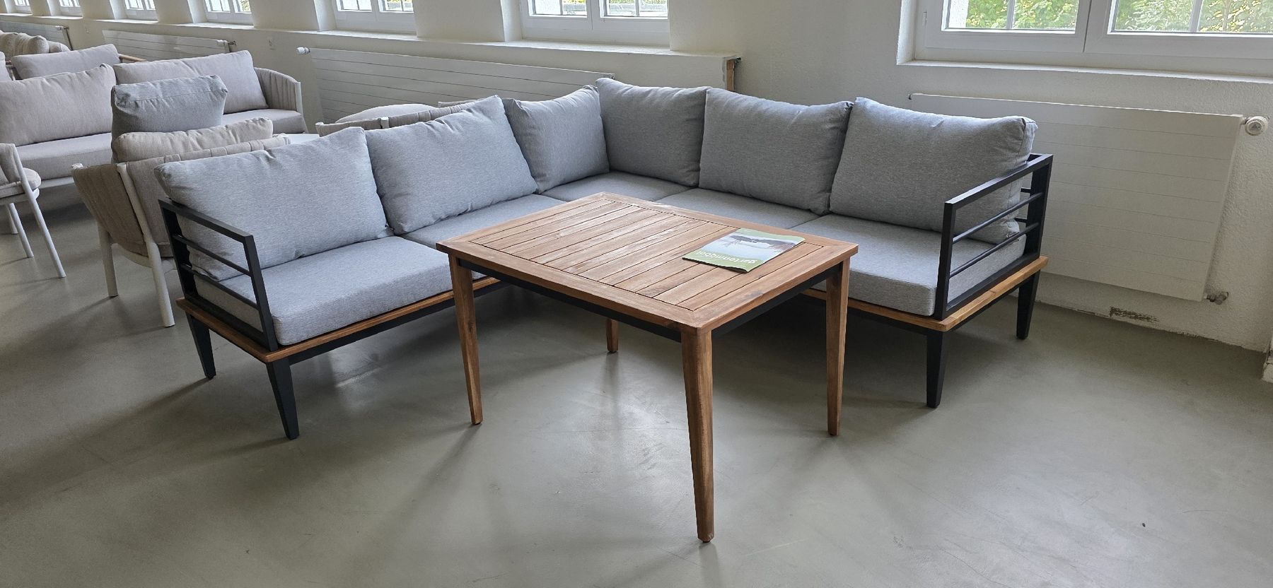 Divani: Gartenlounge ab Ausstellungs – Nuovo e nell'imballaggio originale da Lützelflüh-Goldb venduto da Rampenverkauf_72_