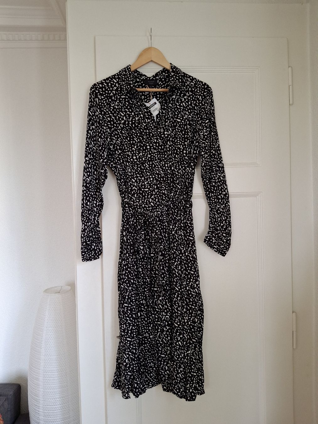 Vestiti: Robe noire et blanche 100% viscose M – Nuovo e nell'imballaggio originale da Lausanne venduto da Cognitia