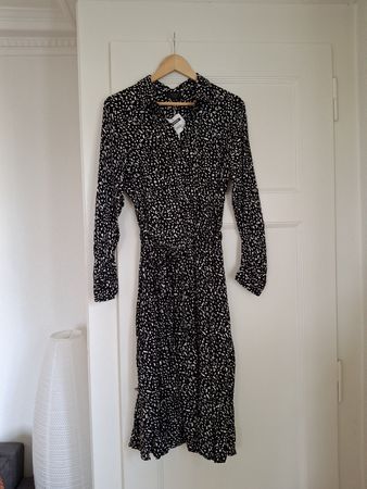 Robe noire et blanche 100% viscose M