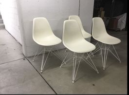 Vitra Eames Plastic side chair DSR
