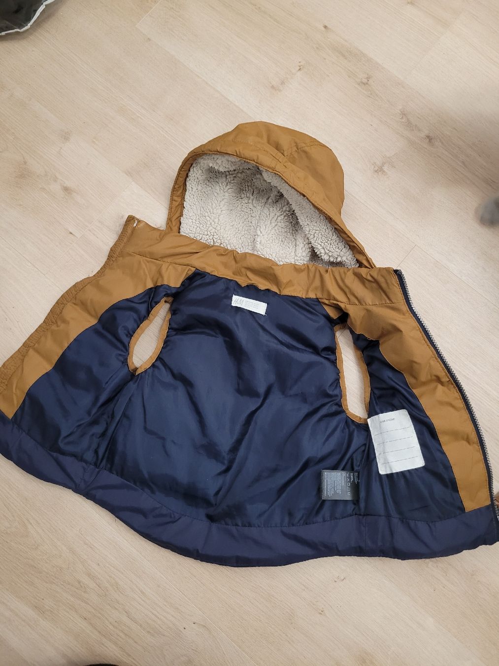 Altro abbigliamento per bambino: Gilet Gr. 98/104 – Usato da Lupsingen venduto da sta_wgg5 3