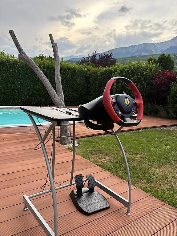 Console: Volant pédales et table pour console – Usato da Uvrier venduto da Clovis12