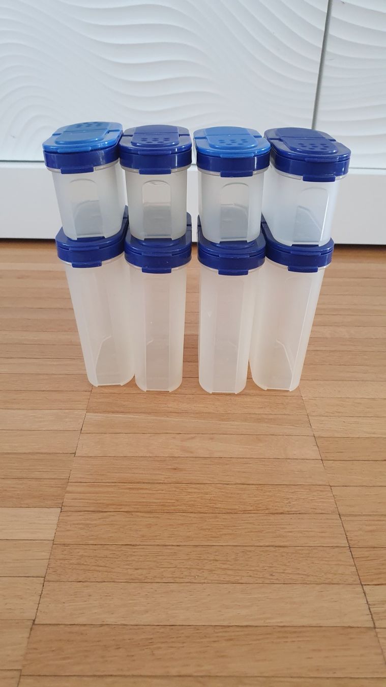 Tupperware Contenitori & Simili: Tupperware Gewürzbehälter 8 er Set , Top! – Usato da Laufenburg venduto da megane1959 1
