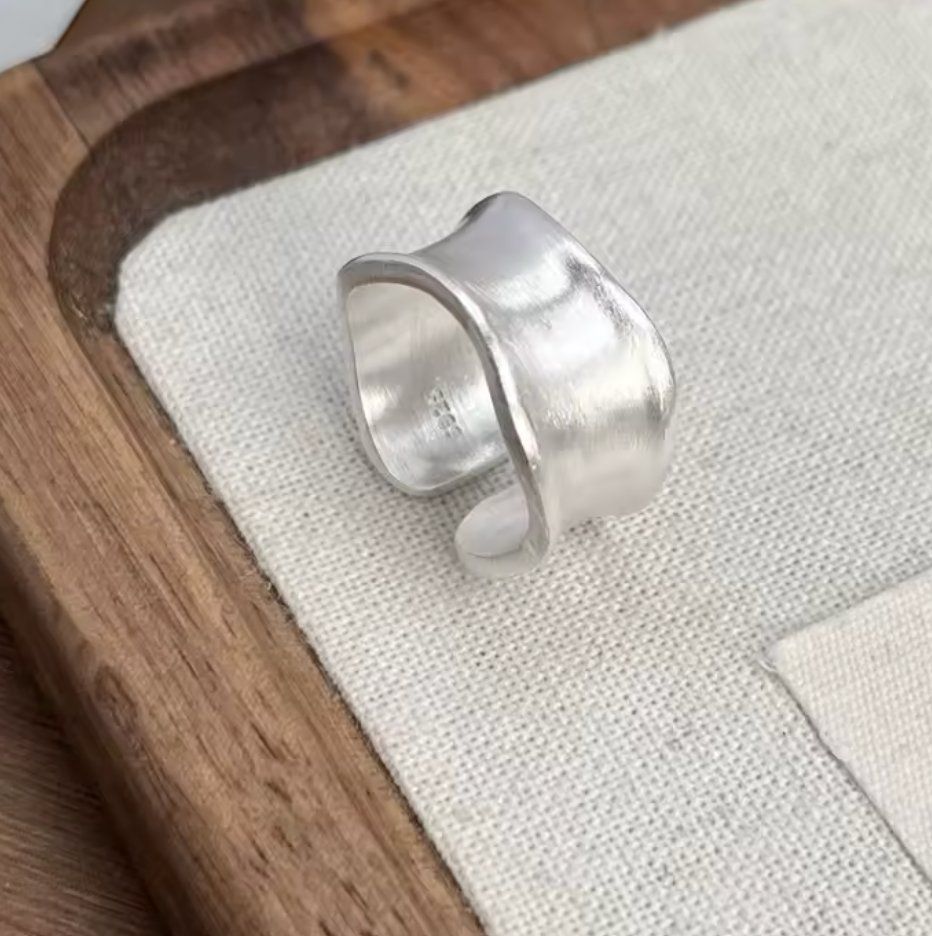 Ringe: Einzigartiger Ring, Versilbert – Neu und originalverpackt aus Eschenbach SG von ...-