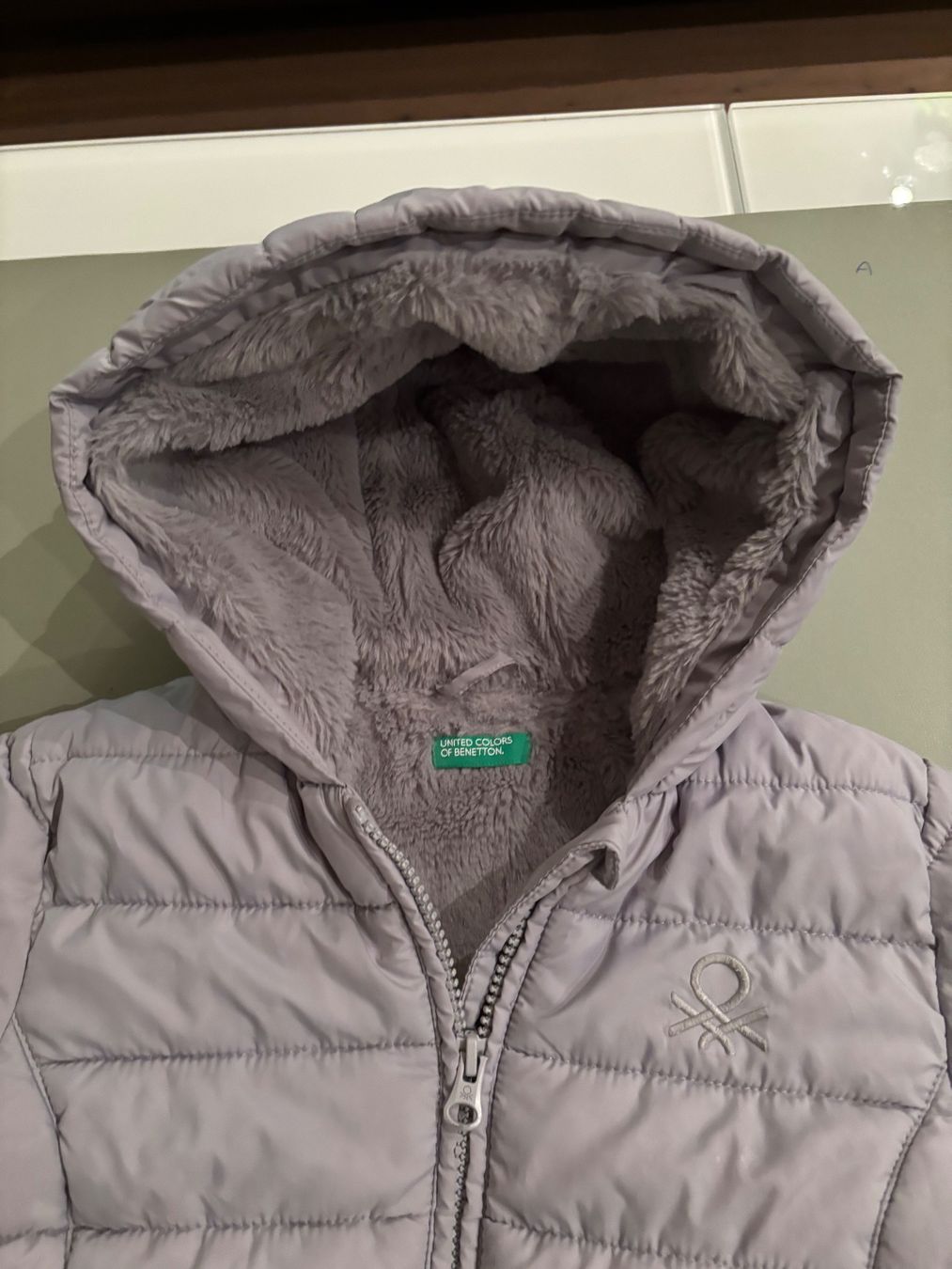 Benetton Giacche & Cappotti: Benetton Mädchen Jacke mit Kuschelfell 104 – Usato da Zollikon venduto da d_grabher 1