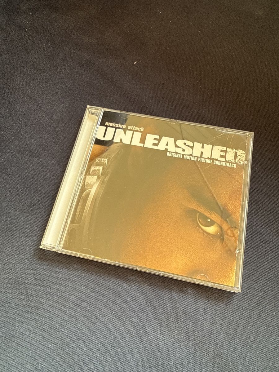 CDs: Massive Attack - Unleashed - Original Soundtrack CD – Gebraucht aus Zürich von thomashahn