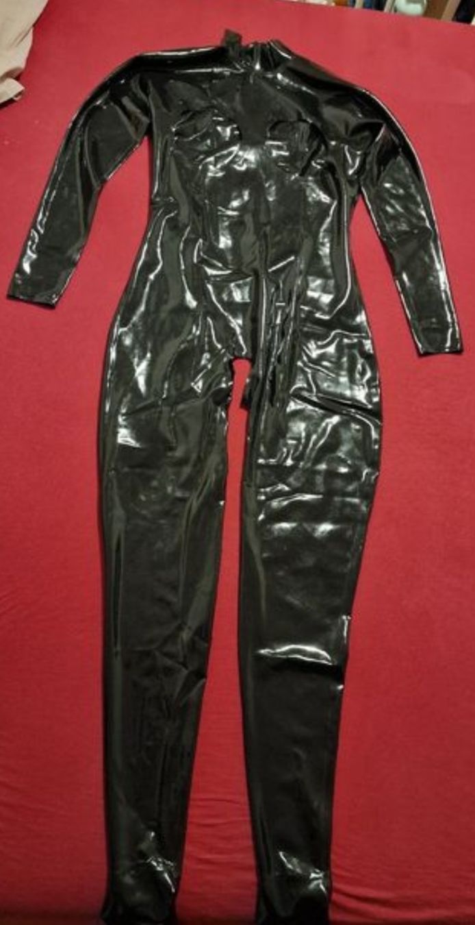 Completi, tute sportive e funzionali: latex anzug – Nuovo (secondo la descrizione) da Kriens venduto da zrce