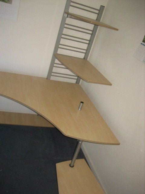 Scrivanie: Eckschreibtisch mit Regal – Usato da Winterthur venduto da pf02 1