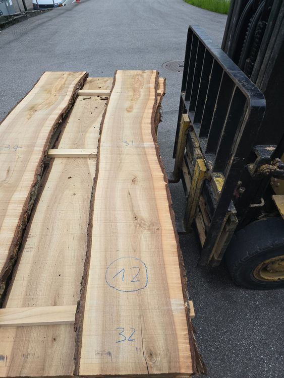 Articoli in legno: Nussbaumbrett Nr 12 – Nuovo (secondo la descrizione) da Lützelflüh-Goldb venduto da ch.waelchli-holz.ch