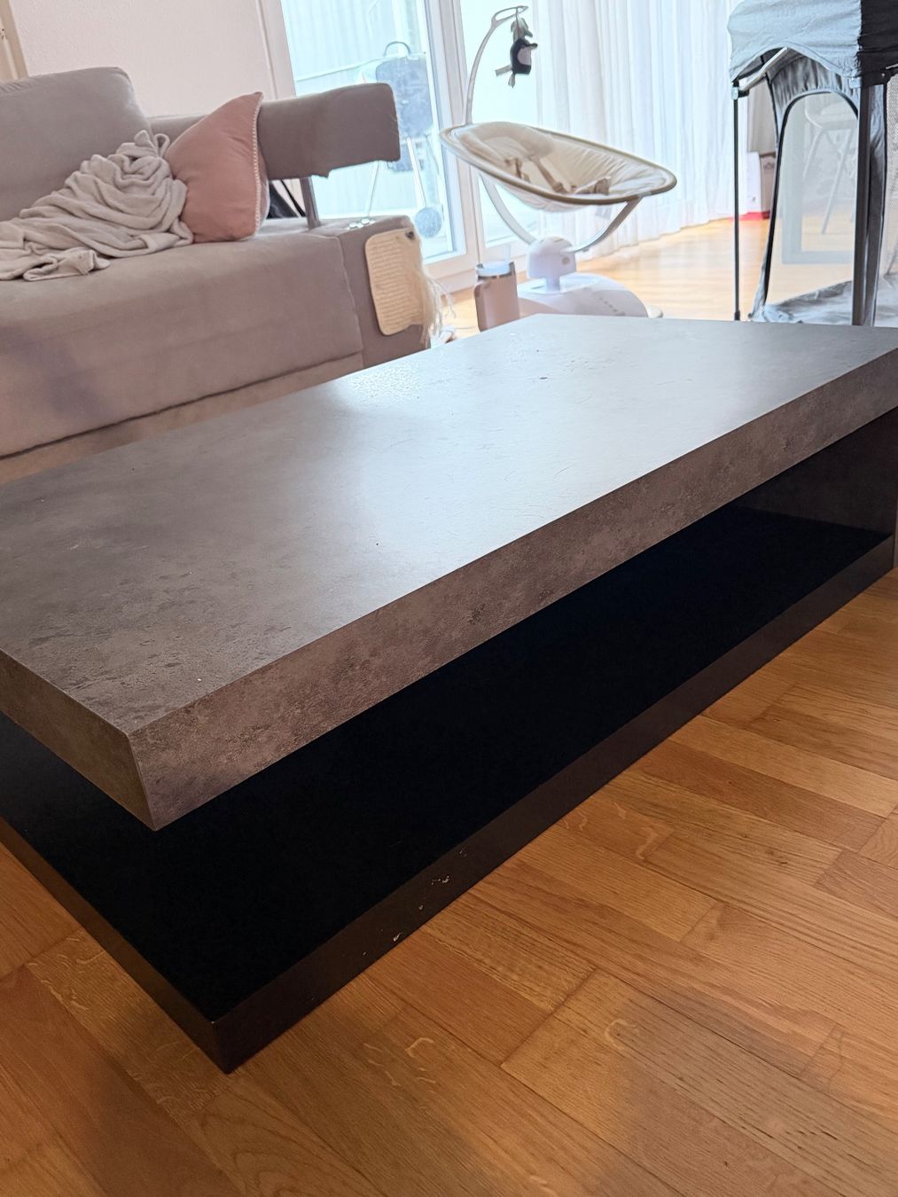 Tavoli: Couchtisch Beton Optik Schwarz Gebraucht – Usato da Egerkingen venduto da bookworm96 3