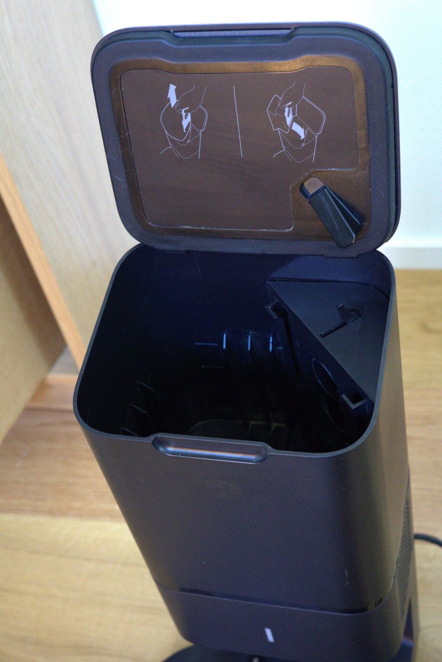 Irobot Aspirapolveri & Accessori: iRobot Roomba i7+ Saugroboter inkl. Absaugstation – Usato da Zürich venduto da styu 5