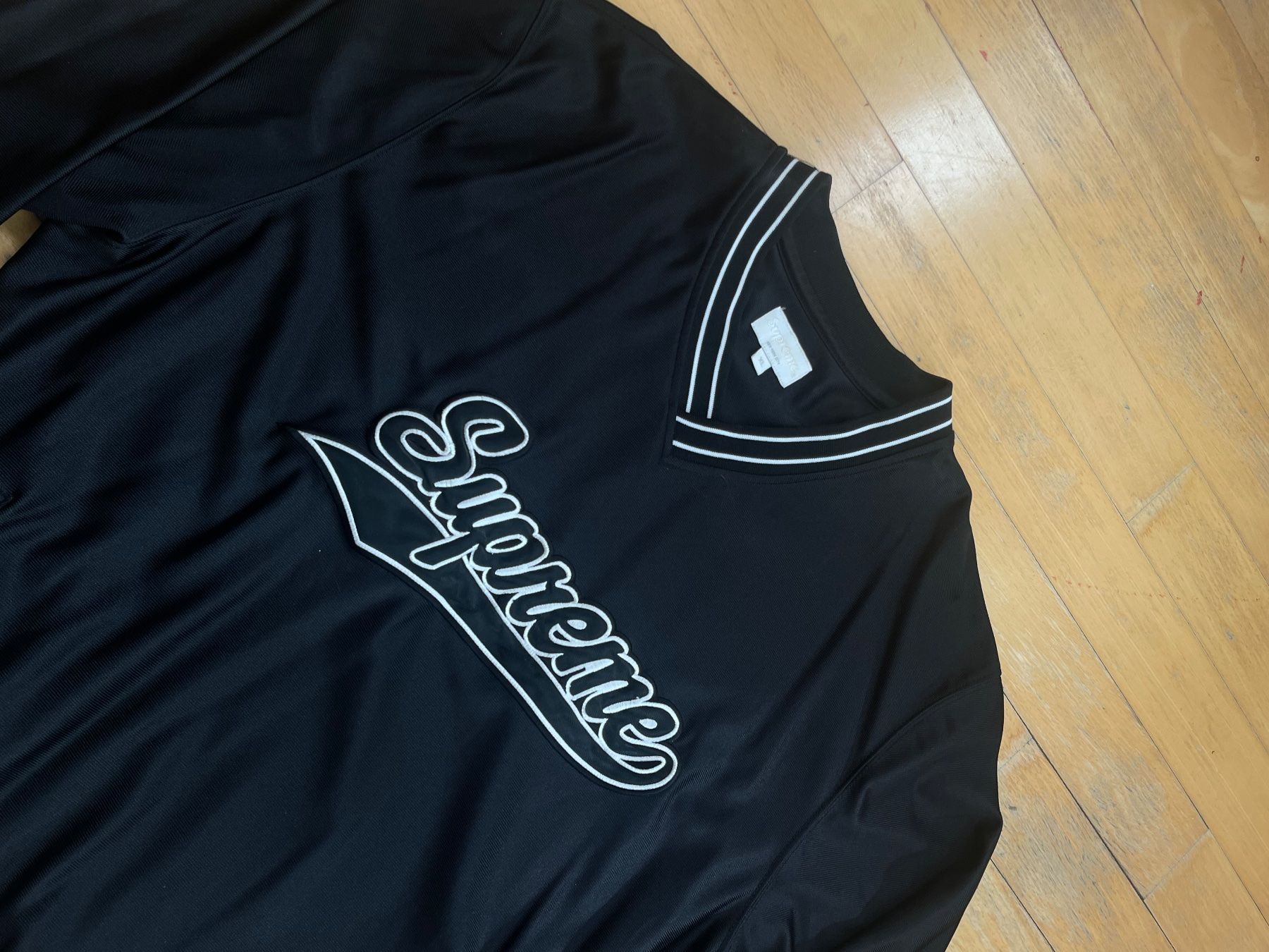 Maglioni & Felpe: Supreme Pullover Schwarz, Top Zustand, Grösse XL! – Usato da Gockhausen venduto da max_t9mh 1
