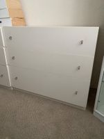 Zwei Ikea Kommoden weiss mit Schubladen und Tablare