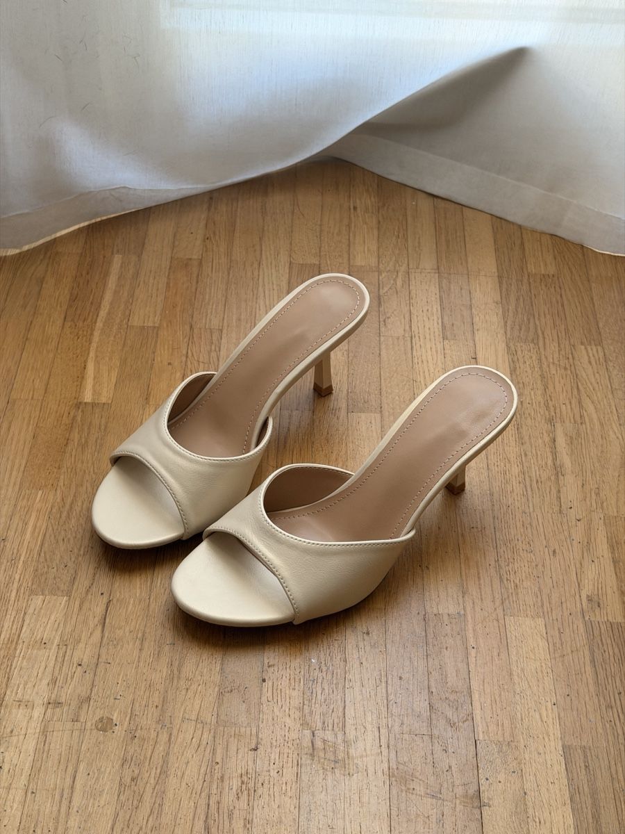 Chaussures femmes: Mules beige talon 5cm taille 37 – Neuf avec emballage d'origine à Le Lignon par Ana2831