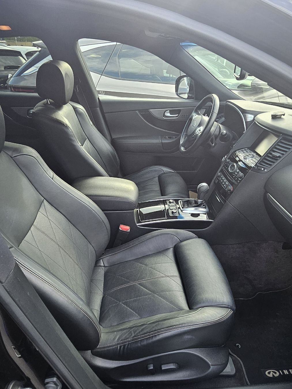 Infiniti Automobili: Infiniti QX70 3.7 S Premium AWD 320 CV – Usato da bovernier venduto da audiman1 8