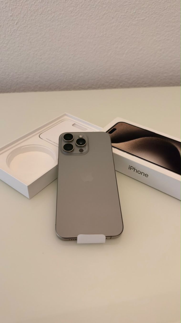 Apple Telefoni cellulari / Smartphones: iPhone 15 Pro Max 256 GB – Usato da Sursee venduto da Kaloo01 2