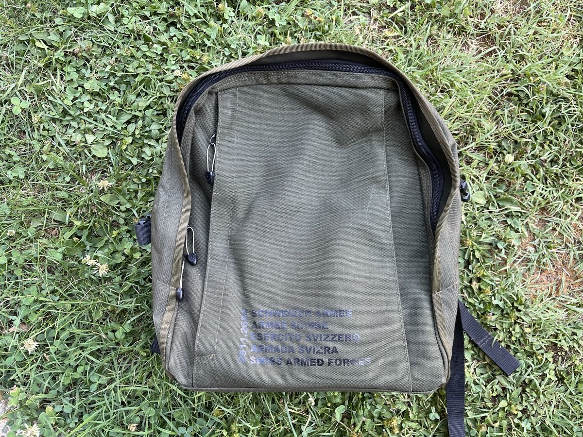 Schweizer Armee Zaini: Sac dos armée suisse vert toile utilisé – Usato da Genève venduto da Beyond-Time-Geneve