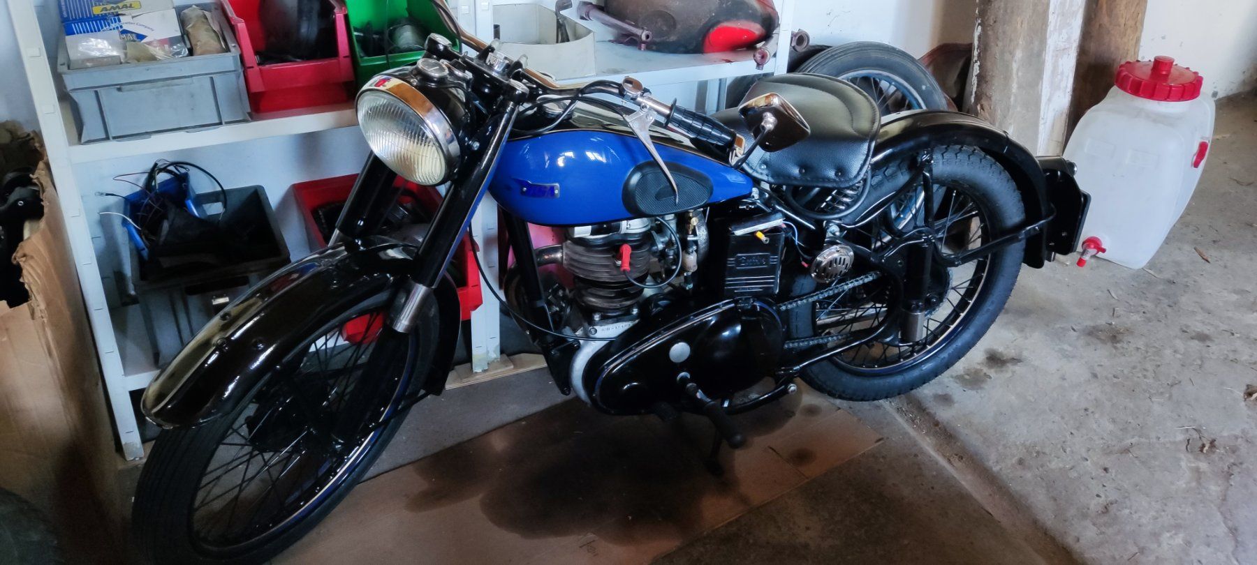 Strada: 2 BSA C11 Motorrad – Usato da Neftenbach venduto da Dampfkurt 1